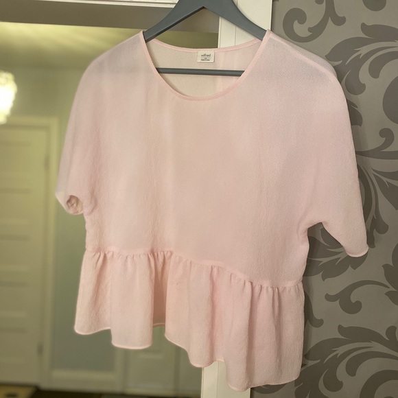 Size XS Aritzia Blouse. Pink. Peplum style. EUC - Picture 4 of 4
